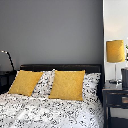Hotel Entire House Floor Perfect For Couples & Freelancers - Available For Single Too Londyn Zewnętrze zdjęcie