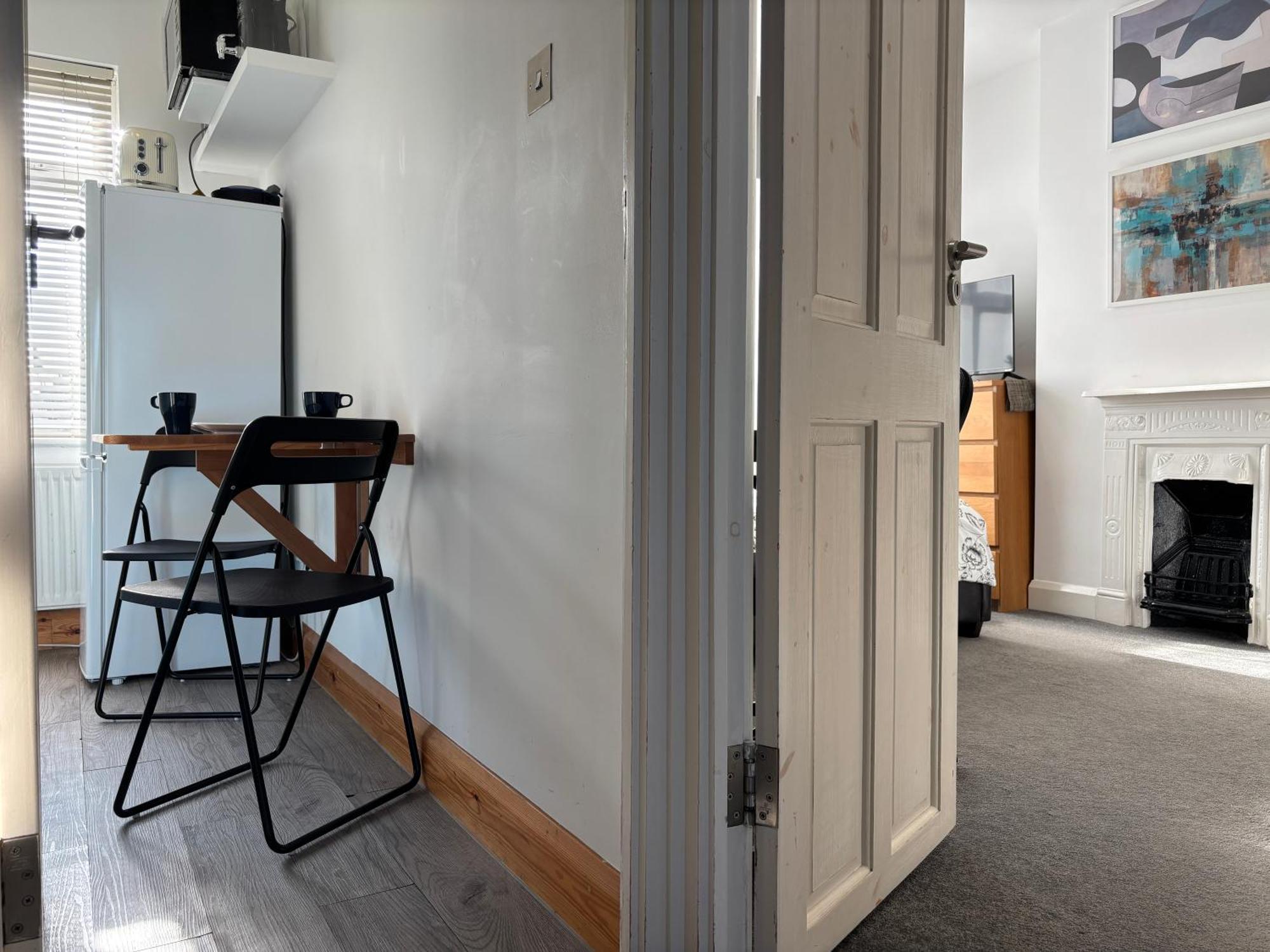 Hotel Entire House Floor Perfect For Couples & Freelancers - Available For Single Too Londyn Zewnętrze zdjęcie