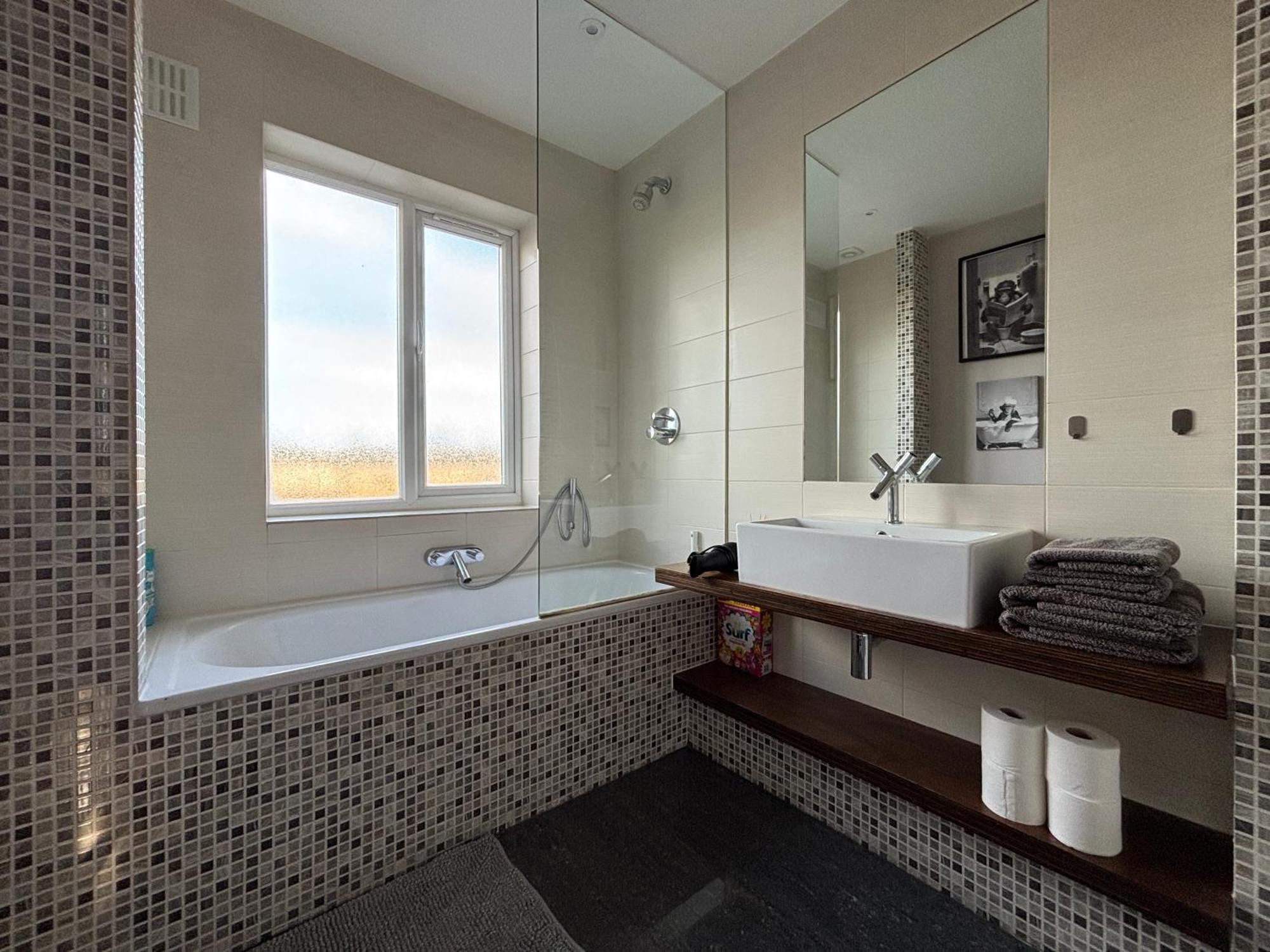 Hotel Entire House Floor Perfect For Couples & Freelancers - Available For Single Too Londyn Zewnętrze zdjęcie